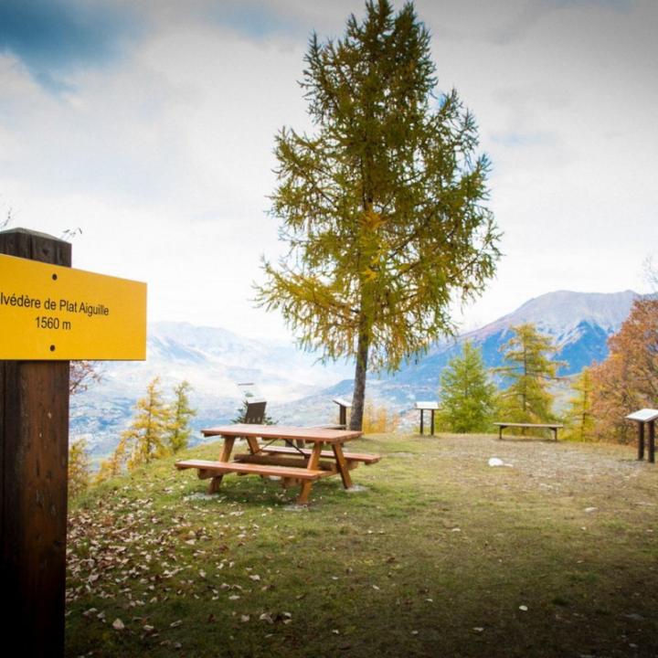 Belvédère de Plat Aiguilles - 1560 m Belvédère de Plat Aiguilles - 1560 m